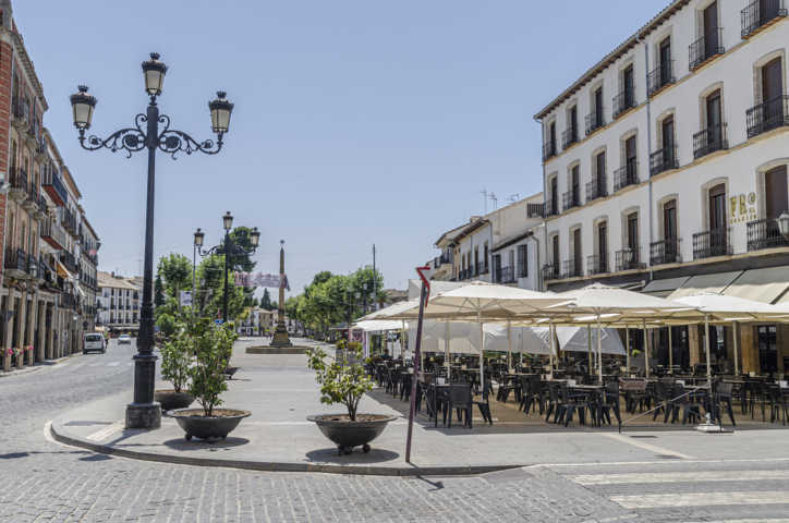 Jaén - Baeza 03 - Paseo de La Constitución.jpg